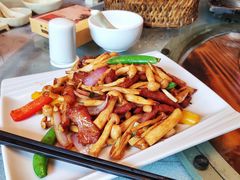 猪颈肉海鲜菇-农厨好味·温泉鹅·农家菜