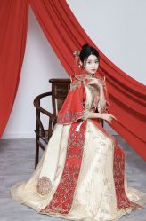 -曼青婚纱礼服馆