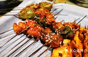 Skewered Pigskin and Beef Tendon