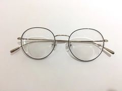 -杰伦眼镜·依视路·星趣控