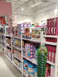 -嗨本可潮玩仓(大兴大悦春风里店)