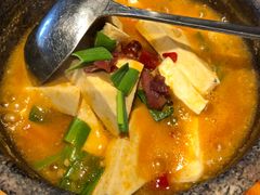 咕嘟肉末包浆豆腐-云海肴·汽锅鸡·云南菜(天山百盛优客店)