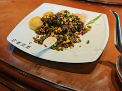 -老码头黑皮肘子锅包肉(赣水路店)