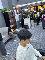 点击看大图 -藤野造型专业烫染接发