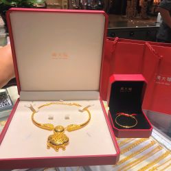 -周大福CHOW TAI FOOK(浦东八佰伴店)