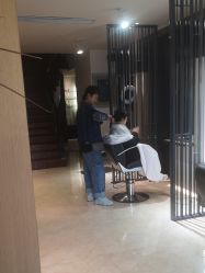 -苑苑发型设计