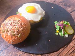 经典芝士汉堡-HIGH FIVE哈福手工汉堡(桂林路店)