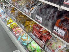 -赵一鸣零食(广州荔湾路店)