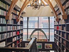 -钟书阁(松江泰晤士小镇店)