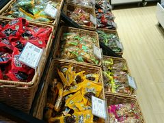 -来伊份1038(新村路三店)