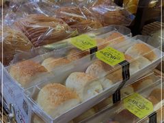 -顶东面包花园·生日蛋糕(世博店)