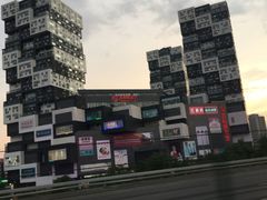 -资和信百货商场