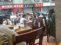 大堂-佘记全家福芋儿鸡(向阳街总店)