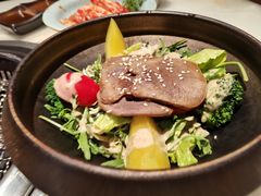 炙烤牛舌沙拉-厚贞日式烤肉(龙之梦店)