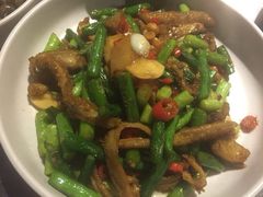 -龙巢盱眙龙虾·牛蛙·烧烤宵夜(八卦岭店)