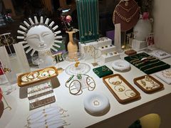 -LADY FAFA(巨鹿路陕西南路路口店)