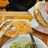 到现在为止去过两次，第一次吃了肉夹馍和生汆丸子汤