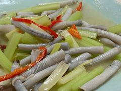 西芹炒沙虫-桃源跳跳鱼