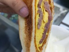 鸡蛋牛肉三明治-义顺牛奶公司