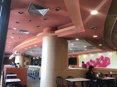 大堂-麦当劳(郑州银基店)
