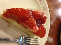 草莓奶酪蛋糕-凯宾美食廊Kempi Deli·凯宾斯基饭店(亮马桥路店)