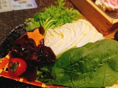 -湊湊火锅·茶憩(新中关购物中心店)
