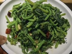 -黄泥岗·地道湖北菜(奥特莱斯店)