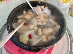 墨脱石锅椰子鸡-墨脱石锅椰子鸡•海鲜糟粕醋(榆亚路店)