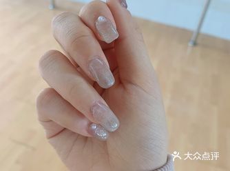 明天就要去苏州拍婚纱照啦~ 为了让自己的手指看起来长