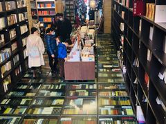 -钟书阁(松江泰晤士小镇店)