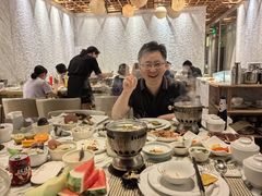 -雍和会海鲜姿造自助(湖东路店)