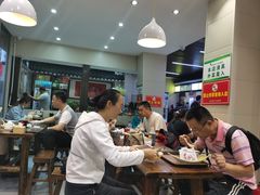 大堂-穆得·老周家牛肉烧饼(普利街店)