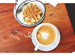 拿铁咖啡latte-BLAQ咖啡(骏豪店)
