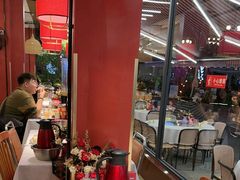 -刘姐啤酒鱼民族演艺餐厅(西街总店)