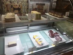 面包甜点陈列柜-良木缘咖啡西餐(蜀汉路店)