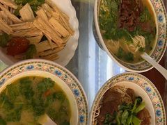 -金杨拉面王小吃面馆·牛三宝面·红烧牛肉粉