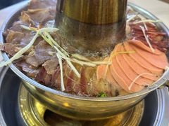 炭火牦牛肉汤锅-野菌王牦牛肉汤锅