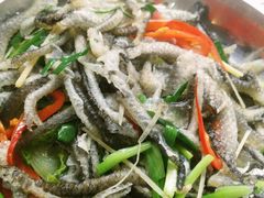 姜葱凉拌鱼皮-禄源公·老莞诚饭店