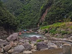-安吉龙王山峡谷漂流