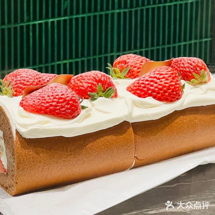 爱Ta带Ta来吃,白蘭草莓布蕾卷