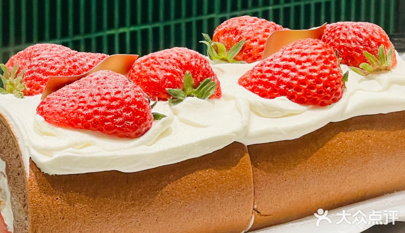 爱Ta带Ta来吃，白蘭草莓布蕾卷