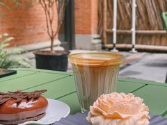 -潮一不贰·法式甜品·生日蛋糕·西式简餐(外滩店)