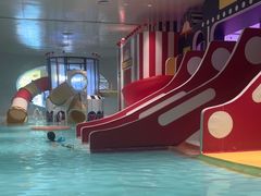 -涨巢·潮玩水疗局