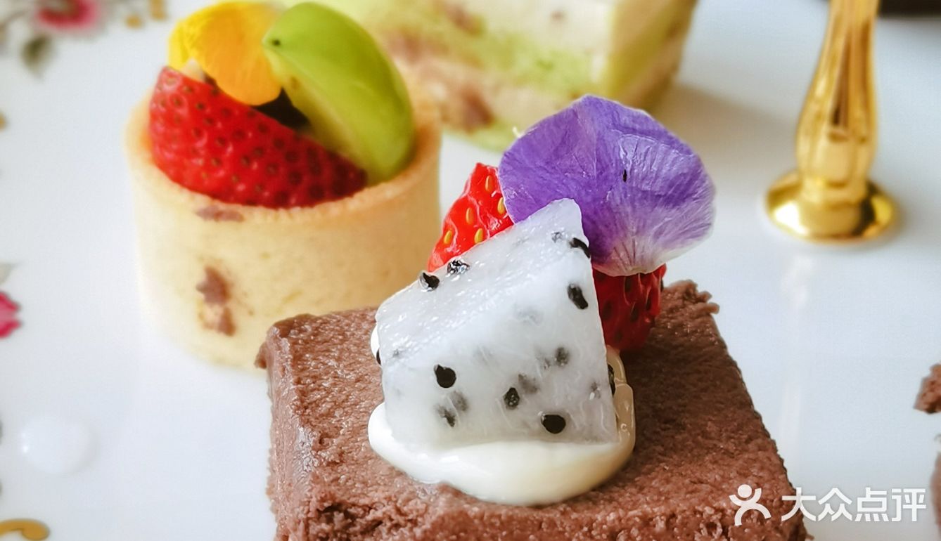 来❗️带上闺蜜来个绝美的望江下午茶👉桃花江西餐厅