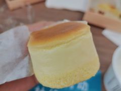 半熟芝士榴莲味-好利来(上海虹桥新天地Lab主题店)