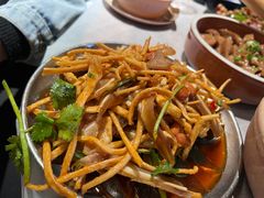 散子花生米-巴厘龙虾·榜首油焖大虾(音乐学院·沿江酒馆店)