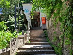 -九华山风景区月身宝殿