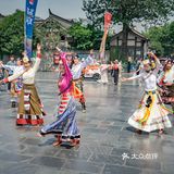 宽窄巷子逛新展，冈仁波齐太美了。