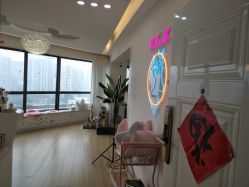 -E.L.K造型momopark店