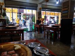 大堂-老姐石板烧烤+铜炭火锅(总店)